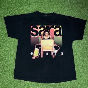 2001 Licensed and dated Sara Evans Tee 🔥